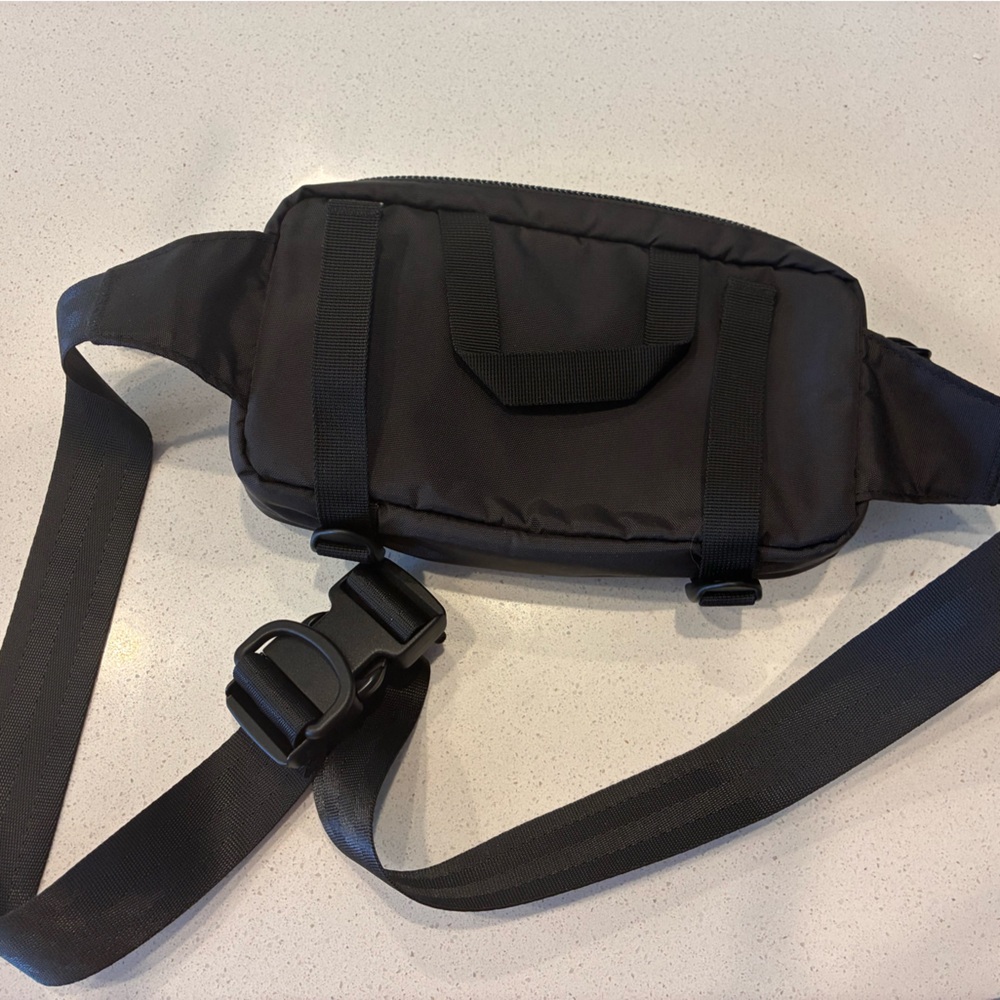 Topo Designs Mini Quick Pack Shoulder Sling Waist Pack (Black) - Picture 3 of 6